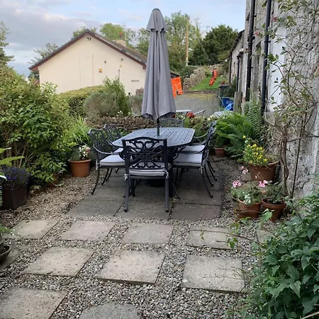 Rock - Log Burners And Jacuzzi Bath * Lindale