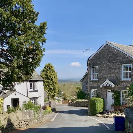 Rock - Log Burners And Jacuzzi Bath * Lindale