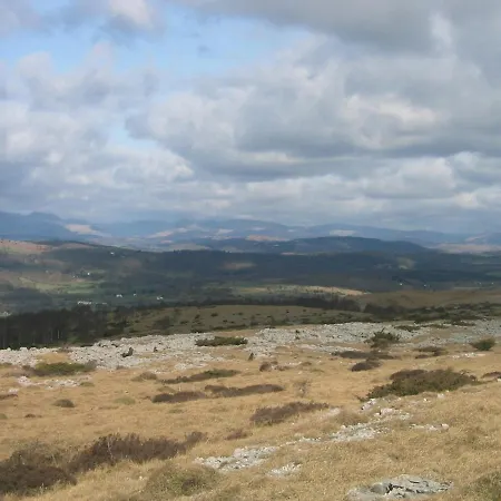 Nyaraló Rock - Log Burners And Jacuzzi Bath *